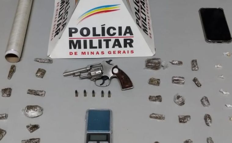 Duas pessoas sãos presas suspeitas de tráfico de drogas e porte ilegal de arma em Sete Lagoas