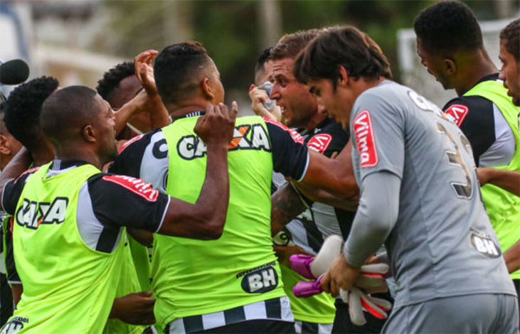 Galo vence mais uma fora e se garante na semifinal do Mineiro