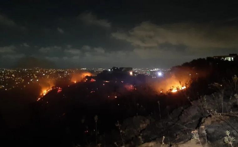Corpo queimado causa incêndio no Parque da Serra do Rola-Moça, diz Corpo de Bombeiros