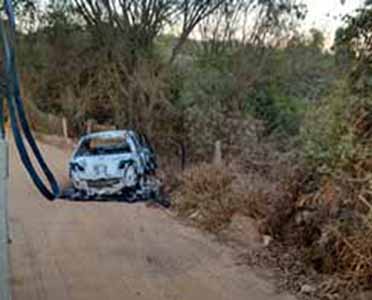 Polícia encontra dois corpos carbonizados em uma estrada de terra em Sete Lagoas