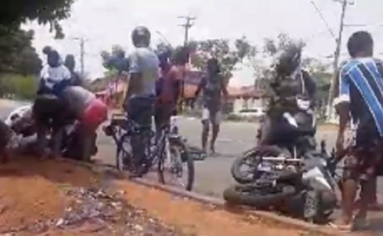 Motociclista e adolescente ficam feridos em grave acidente na Avenida Norte Sul em Sete Lagoas