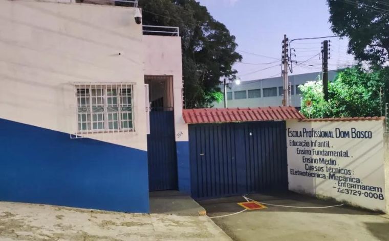 Adolescente morre e três ficam feridos após serem esfaqueados na saída de escola em Minas Gerais 