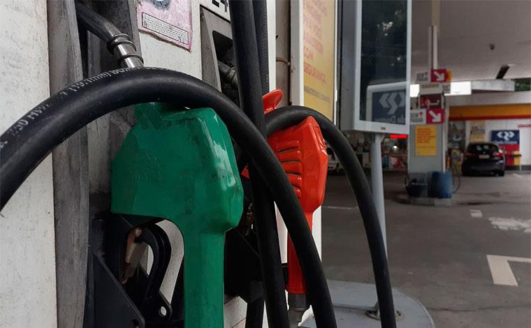 Minaspetro prevê queda de R$ 0,08 na gasolina, mas desconto ainda não chegou às bombas
