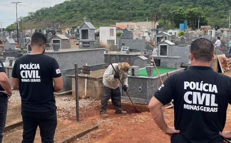 Líder religioso e funcionário de cemitério são presos por furto de ossadas no interior de Minas 