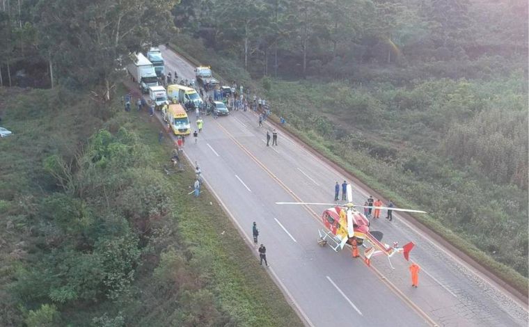 Mãe e filhas ficam feridas após carro capotar em acidente na BR-040