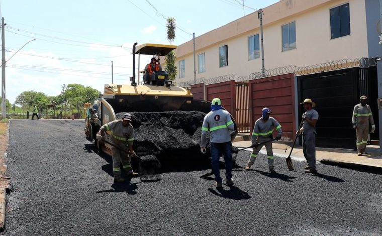 Prefeitura inicia requalificação asfáltica de 15 ruas do bairro Montreal II