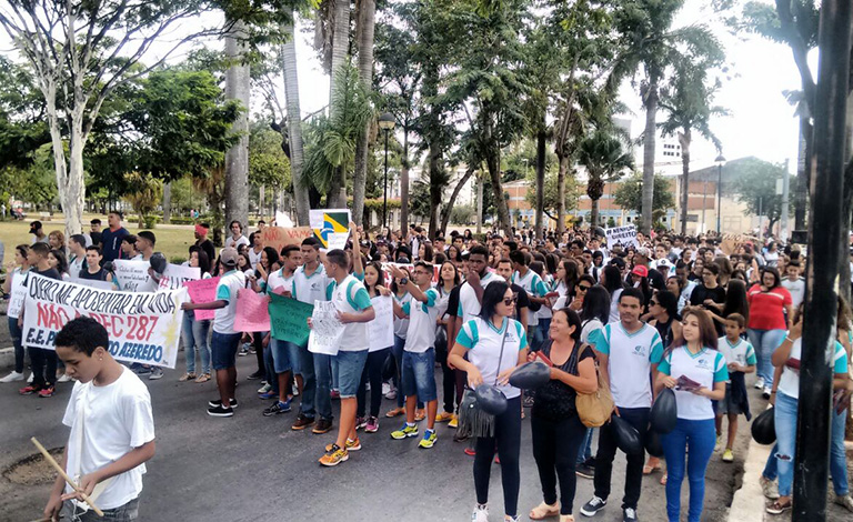 Estudantes de Sete Lagoas promovem ato contra a Reforma da Previdência