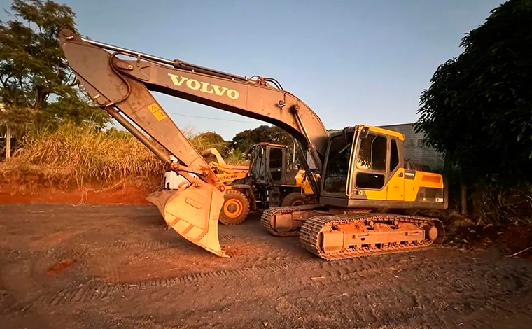 Trabalhador rural morre após ser atropelado por trator em fazenda de Goiás, Goiás