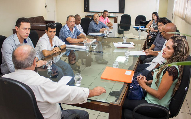 Douglas Melo segue rotina de reuniões com lideranças regionais