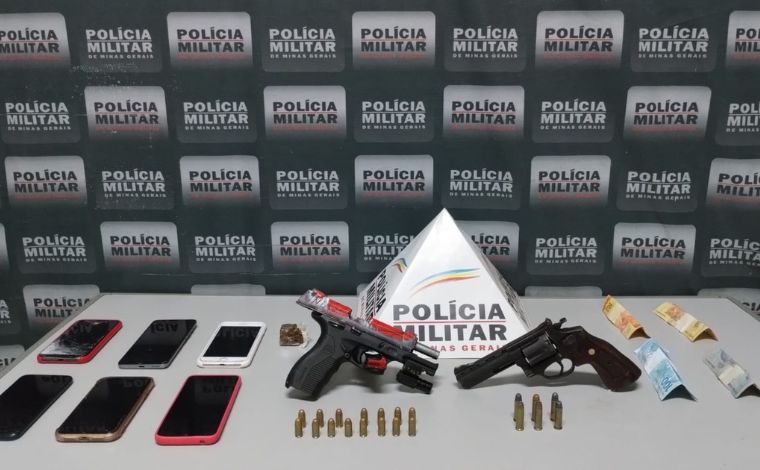 PM interrompe festa clandestina e apreende armas, drogas e dinheiro em Sete Lagoas