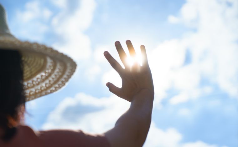 Pacientes com doenças crônicas devem evitar choque térmico em dias de calor extremo