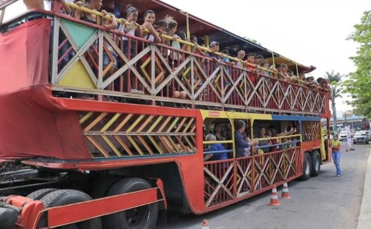 Carreta Trololó leva entretenimento gratuito a escolas municipais de Sete Lagoas 