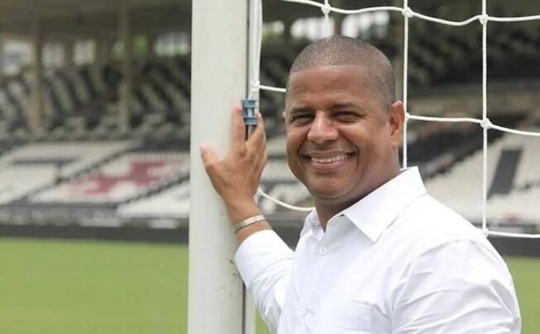 Marcelinho Carioca é libertado e levado para delegacia em São Paulo