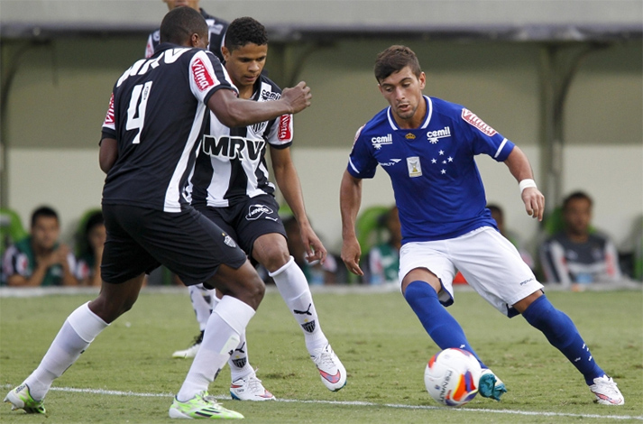 Técnicos fazem mistério, mas já têm times definidos para o clássico 