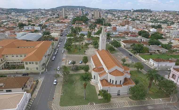 Uma pessoa morre e outras duas vão para UTI por intoxicação alimentar em confraternização em MG