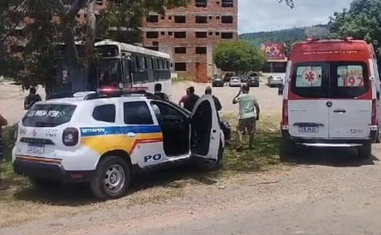 Ônibus desgovernado atropela e mata menina de 12 anos dentro de clube no interior de Minas 