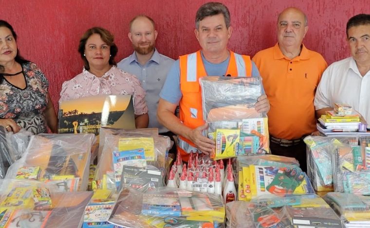 kits escolares são distribuídos para 15 mil alunos da rede municipal de ensino em Sete Lagoas