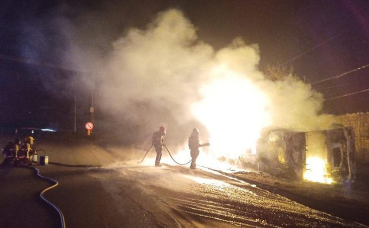 Vídeo: Caminhão com combustível explode, deixa morto e feridos no Anel Rodoviário de BH