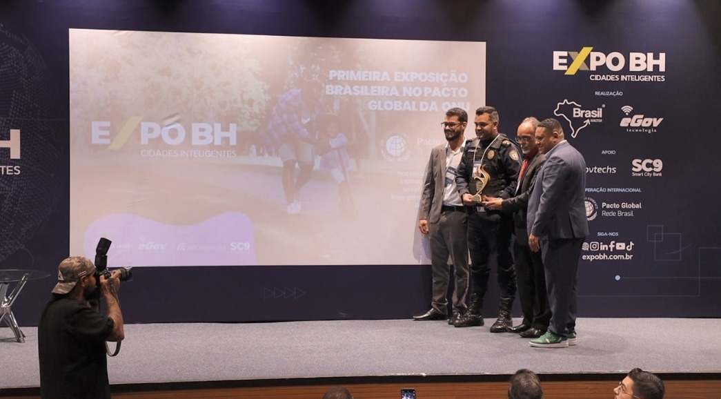 Sete Lagoas é premiada no Fórum Internacional de Cidades Inteligentes por botão do pânico em escolas