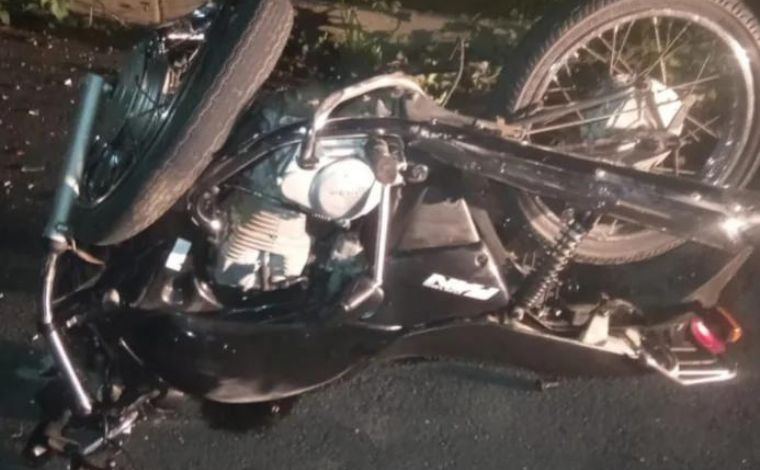 Acidente entre duas motocicletas deixa um morto e dois feridos em Sete Lagoas 