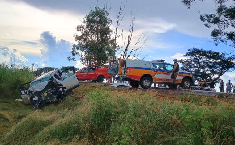 Seis pessoas morrem e três ficaram feridas em grave acidente na BR-251, em MG