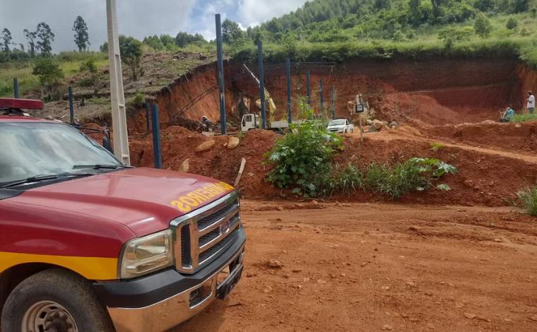 Trabalhador morre soterrado por barranco no interior de Minas 