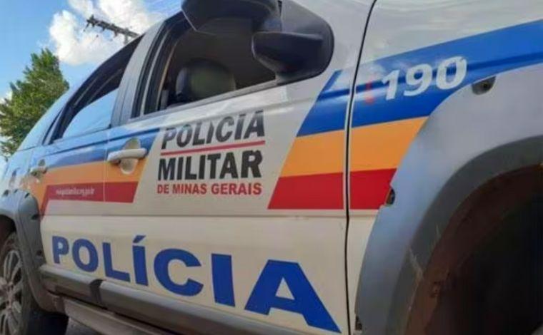 Ex-marido mata mulher e enteado de 14 anos com golpes de machado no interior de Minas