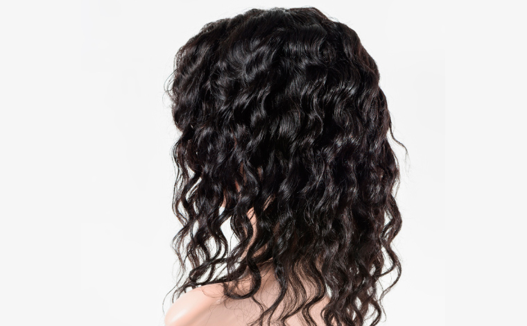 Mulher que furtou mega hair de R$ 2,5 mil em BH devolve aplique por app de entrega