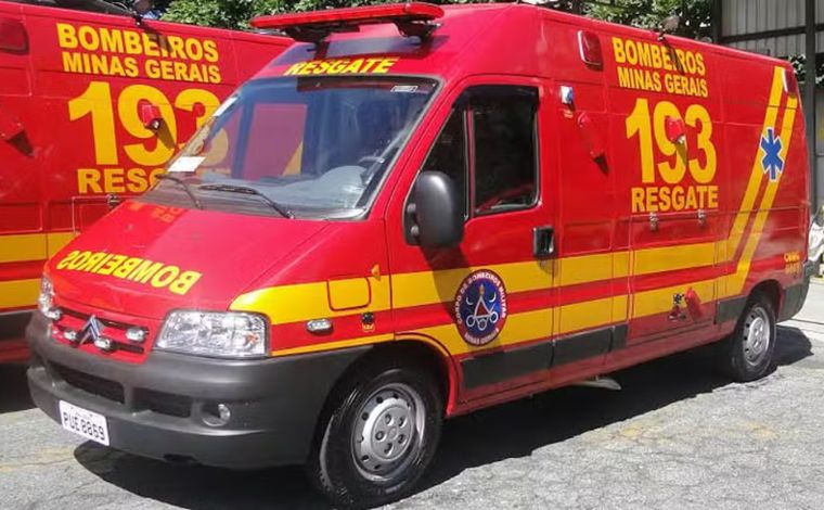 Foto: ReproduÃ§Ã£o - Segundo o Corpo de Bombeiros, a vÃ­tima trabalhava na demoliÃ§Ã£o da parede de um supermercado quando uma parte cedeu e caiu sobre ele. No local, os militares encontraram o trabalhador com ferimentos graves