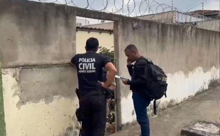 Foto: DivulgaÃ§Ã£o/Roberto Higino - O tenente Marcos FlÃ¡vio da PolÃ­cia Militar relatou que a filha da vÃ­tima, com histÃ³rico de problemas mentais, teve um surto durante a madrugada apÃ³s a discussÃ£o pela TV