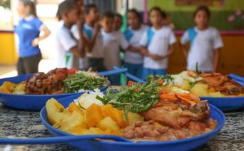 Sete Lagoas implementa novo cardápio escolar focado em nutrição e saúde infantil