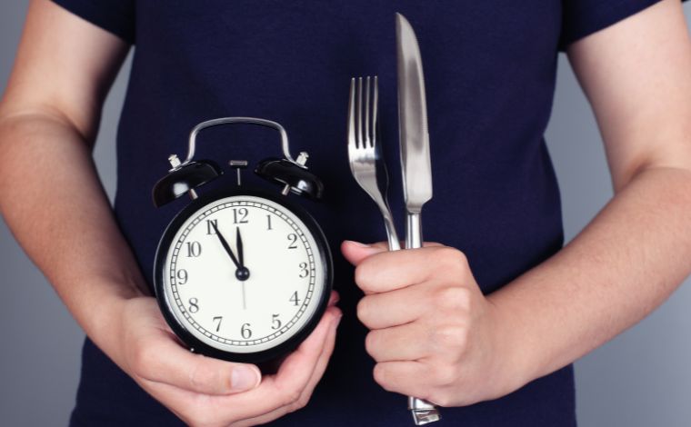 Fazer as refeições mais cedo reduz risco de problemas cardiovasculares