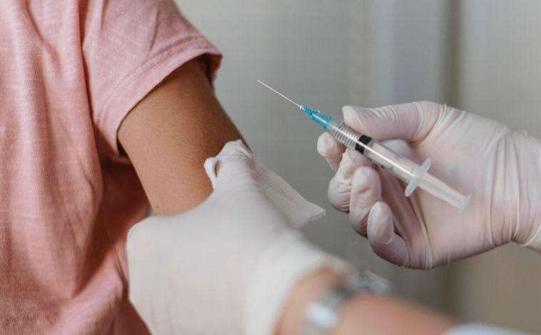 Vacinação contra dengue para crianças de 10 a 12 anos começa em 5 de junho em Sete Lagoas 