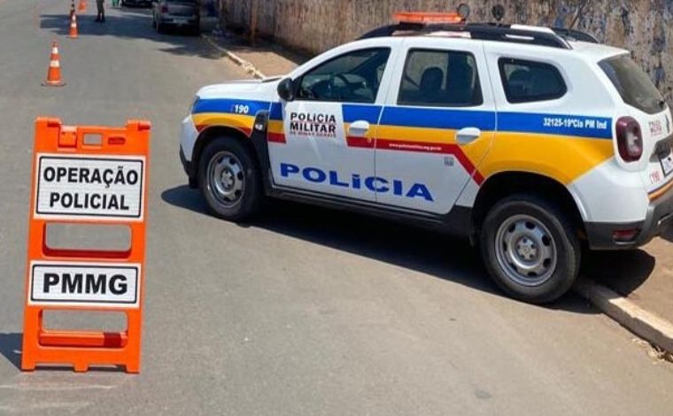 Documento da PMMG aponta que militares são premiados por multar motoristas