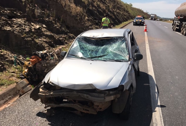 Carro sai da pista na BR 040 e mata andarilho próximo a Paraopeba