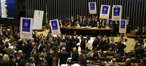 Câmara aprova Reforma Trabalhista e proposta segue para o Senado