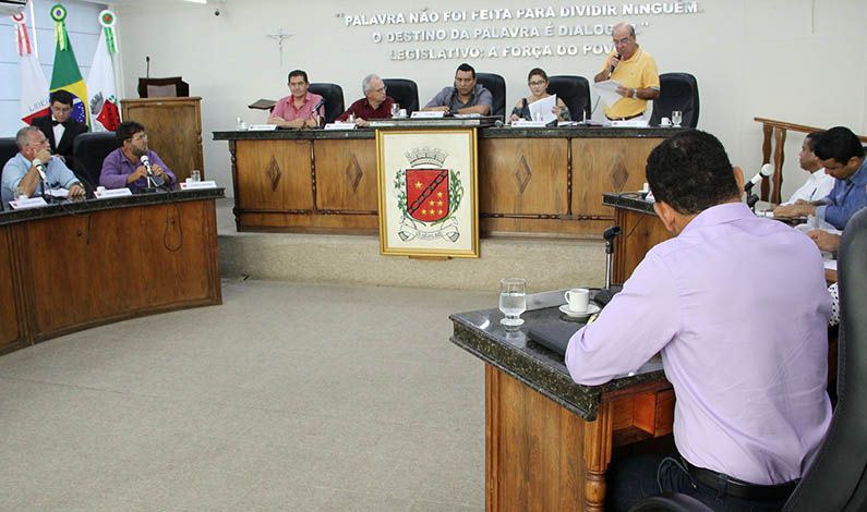 Câmara aprova projeto que garante abono a servidores municipais 