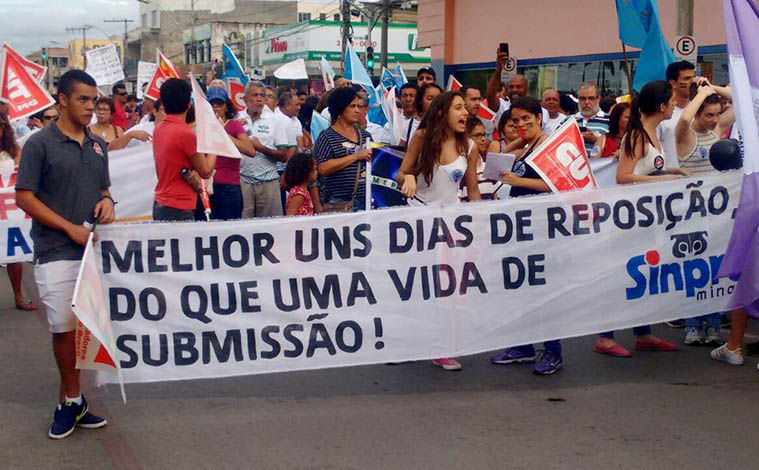 Manifestantes fecham ruas de Sete Lagoas em protesto contra reformas