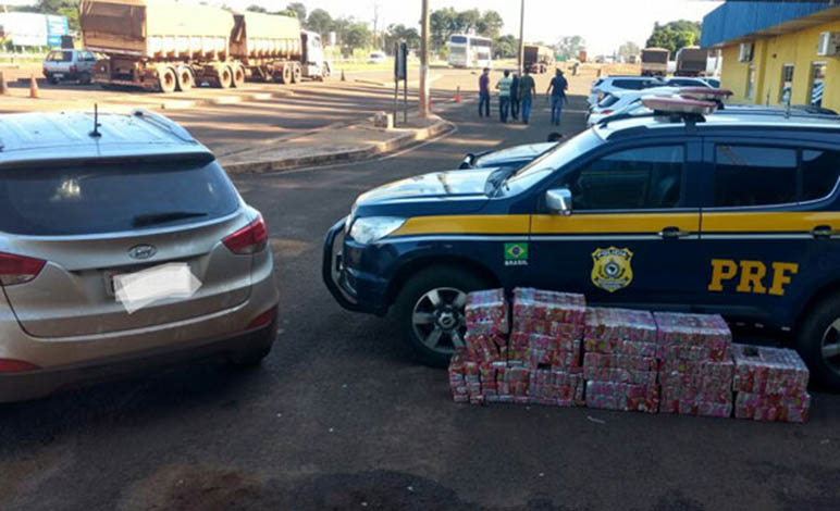 PRF apreende carro com placa de Sete Lagoas com meia tonelada de maconha