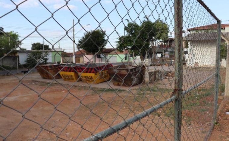 Foto: PMSL - Os locais aceitam resÃ­duos de construÃ§Ã£o, metais, galhos, madeiras, mÃ³veis usados, vidros, isopor e gesso. Entretanto, nÃ£o Ã© permitido o descarte de amianto, animais mortos, pilhas e baterias, lixo orgÃ¢nico, lÃ¢mpadas fluorescentes e Ã³leos 