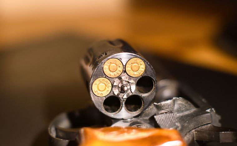 Adolescente de 14 anos morre durante ‘brincadeira’ com arma de fogo na Grande BH