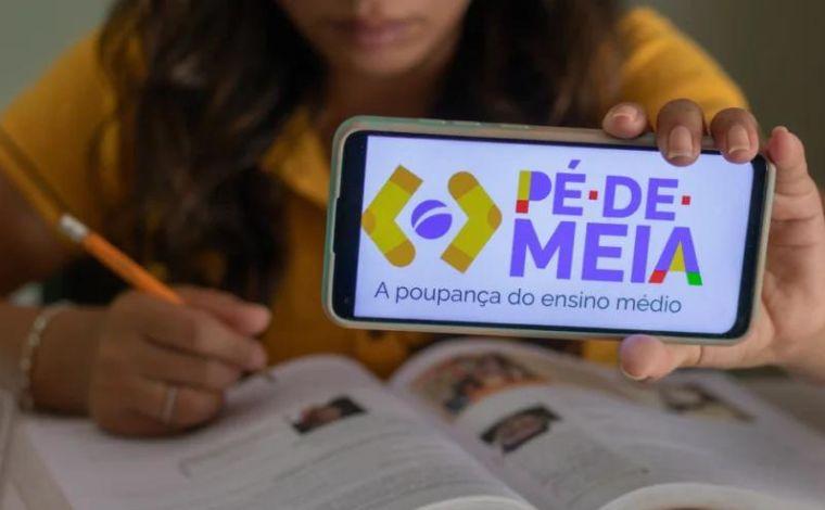 Pagamento do Pé-de-Meia a estudantes começa nesta segunda-feira (25); veja calendário