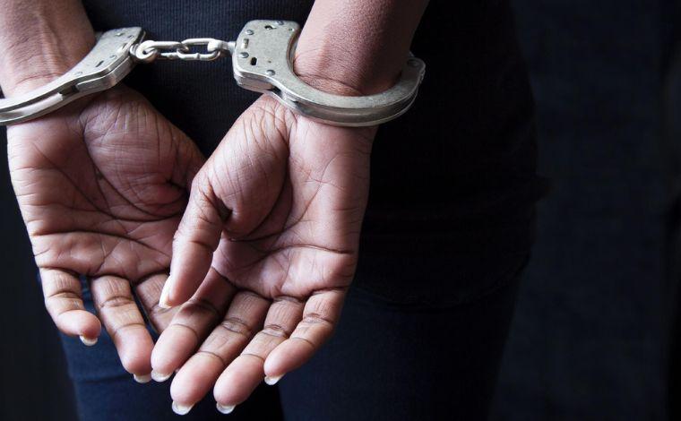 Mãe é presa suspeita de envenenar filhos em BH; jovem morreu e criança está em estado grave