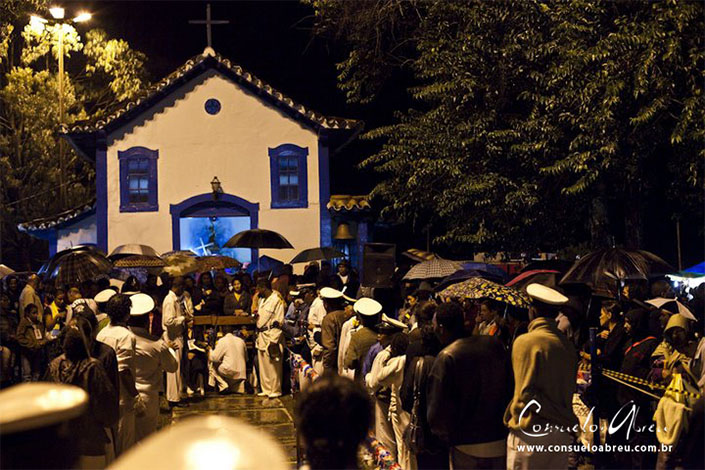 Festa de Santa Helena encerra programação com celebrações nesta segunda-feira