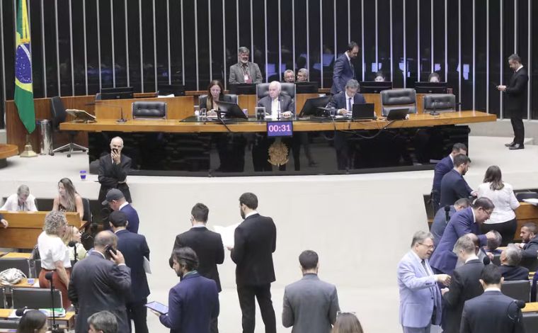 Câmara dos Deputados aprova emenda que prevê castração química para pedófilos