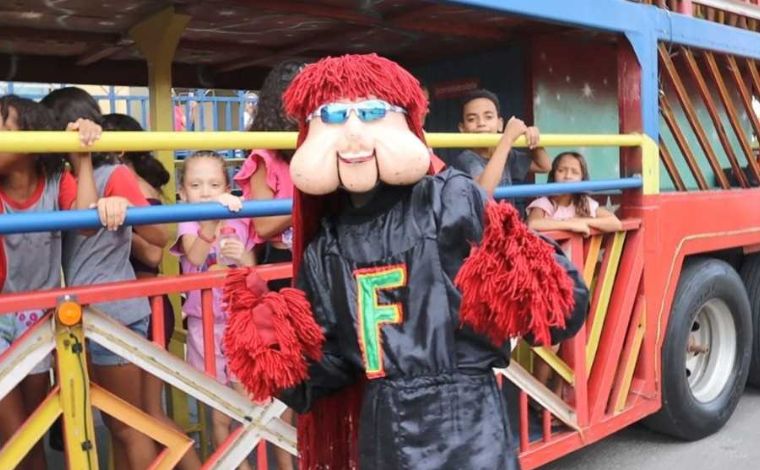 Carreta Trololó oferece passeios gratuitos em Sete Lagoas com programação especial de Natal