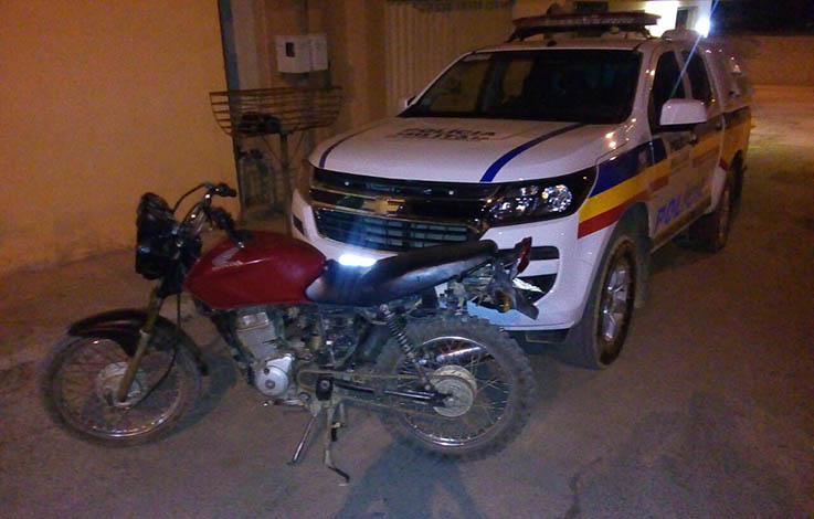 Polícia prende em Baldim dupla com moto roubada e adulterada