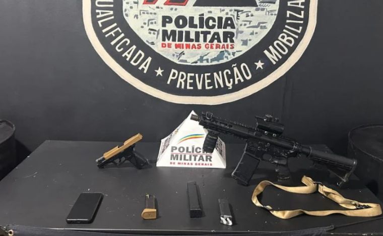 Mulher é presa em BH suspeita de transportar armas de uso restrito do Rio de Janeiro