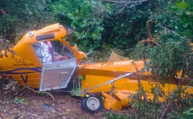 Piloto morre após queda de avião agrícola no interior de Minas Gerais 