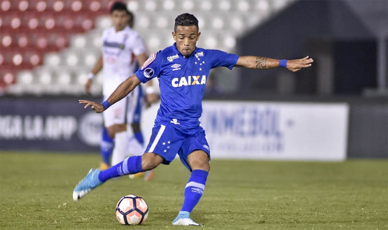 Irreconhecível, Cruzeiro é eliminado na primeira fase da Copa Sulamericana